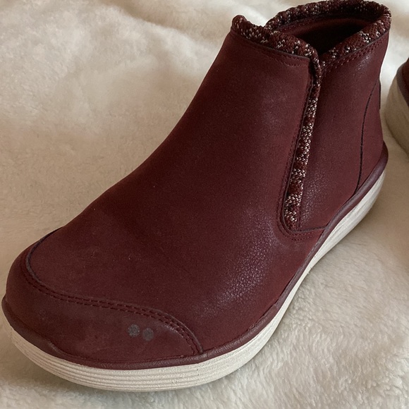 EUC RYKA Wine/ Burgundy Slip-On Comfort Booties Sneakers Size 7.5 W - Picture 13 of 15